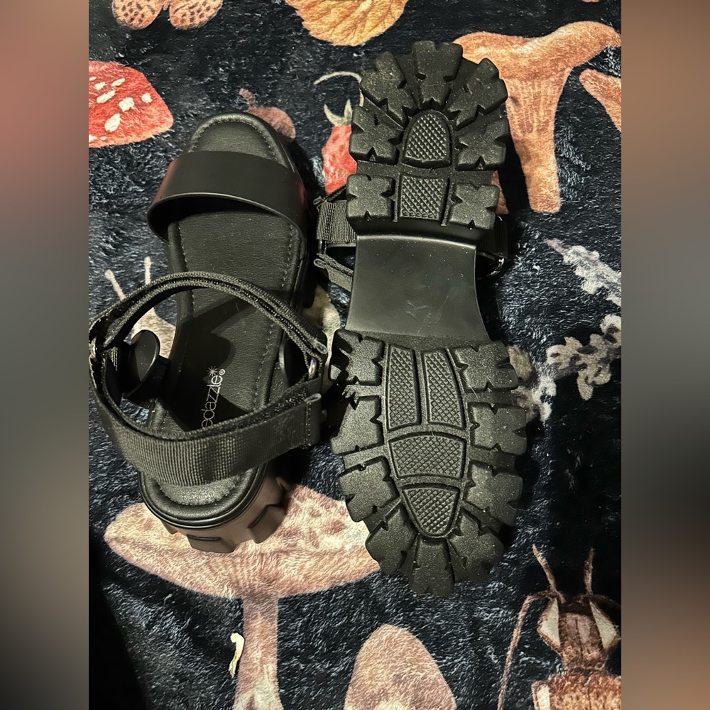 Platform sandals